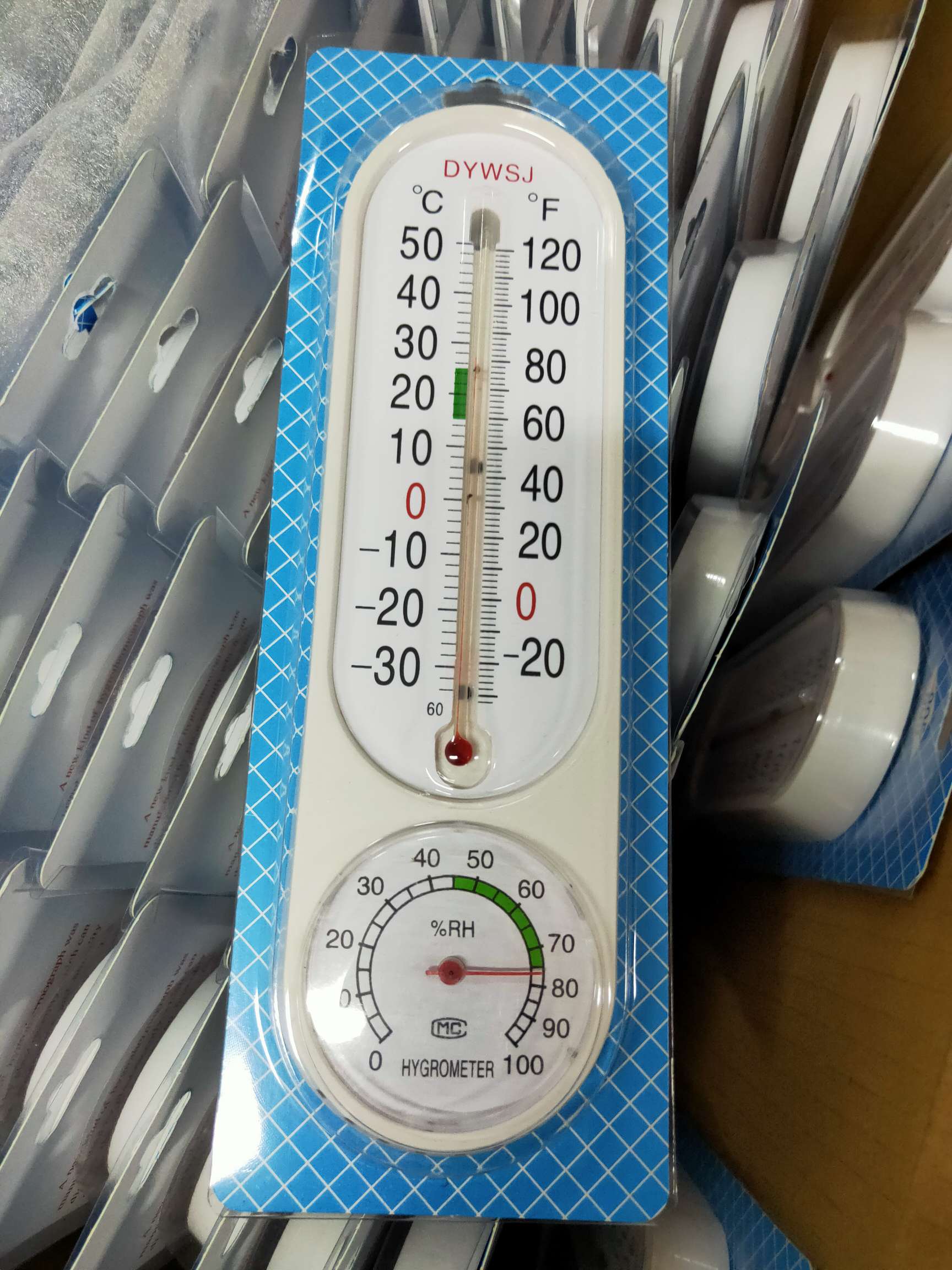 Oval-shaped white plastic temperature and humidity meter, indoor thermometer, horticultural dapeng planting temperature and humidity meter Application Scenario