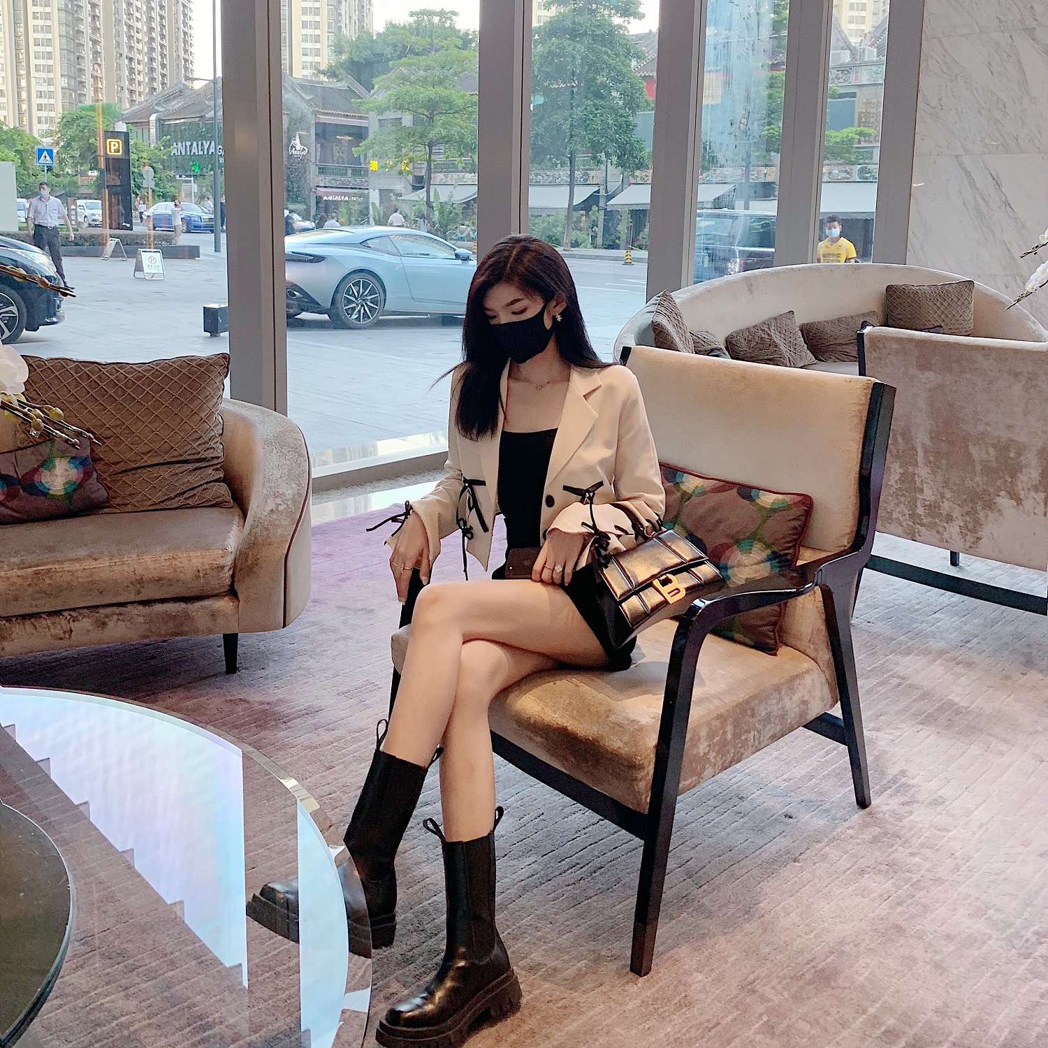A trendy summer women's thin Korean-style design bow short jacket with a casual and stylish suit jacket details Picture