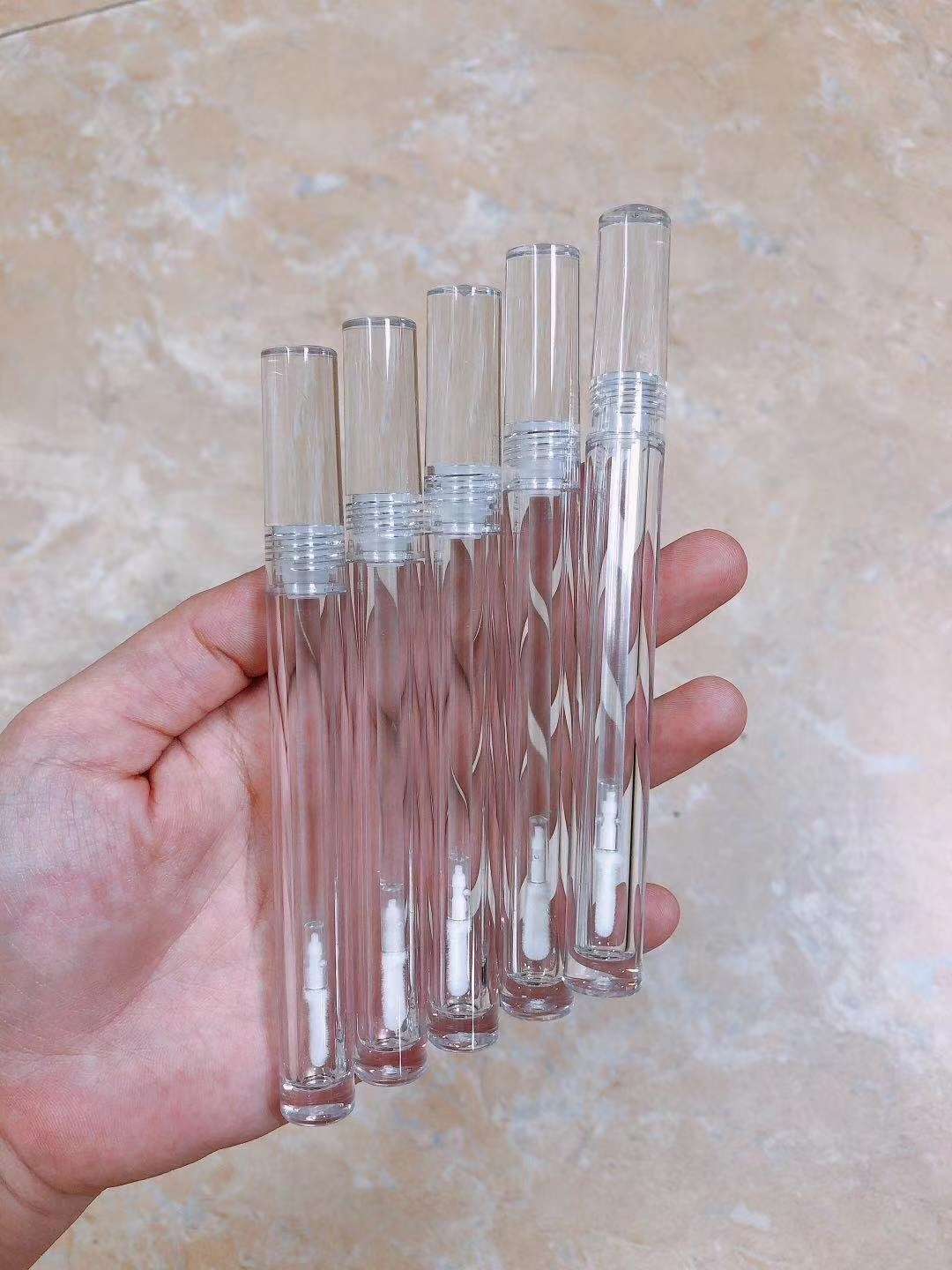 The new lip gloss tube and lip glaze are of high quality and elegant, and can be customized with LOGO craftsmanship Application Scenario