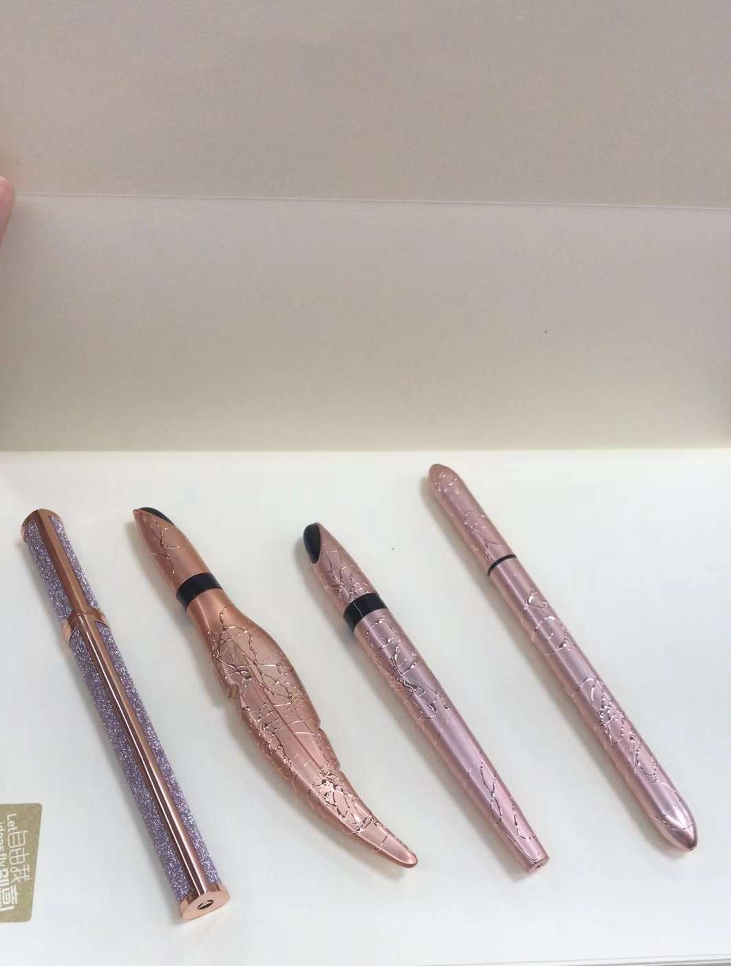 New eyeliner with diamond biling biling