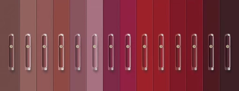 A New Internet Celebrity Sells Lipstick Tube Powder Boxes undefined