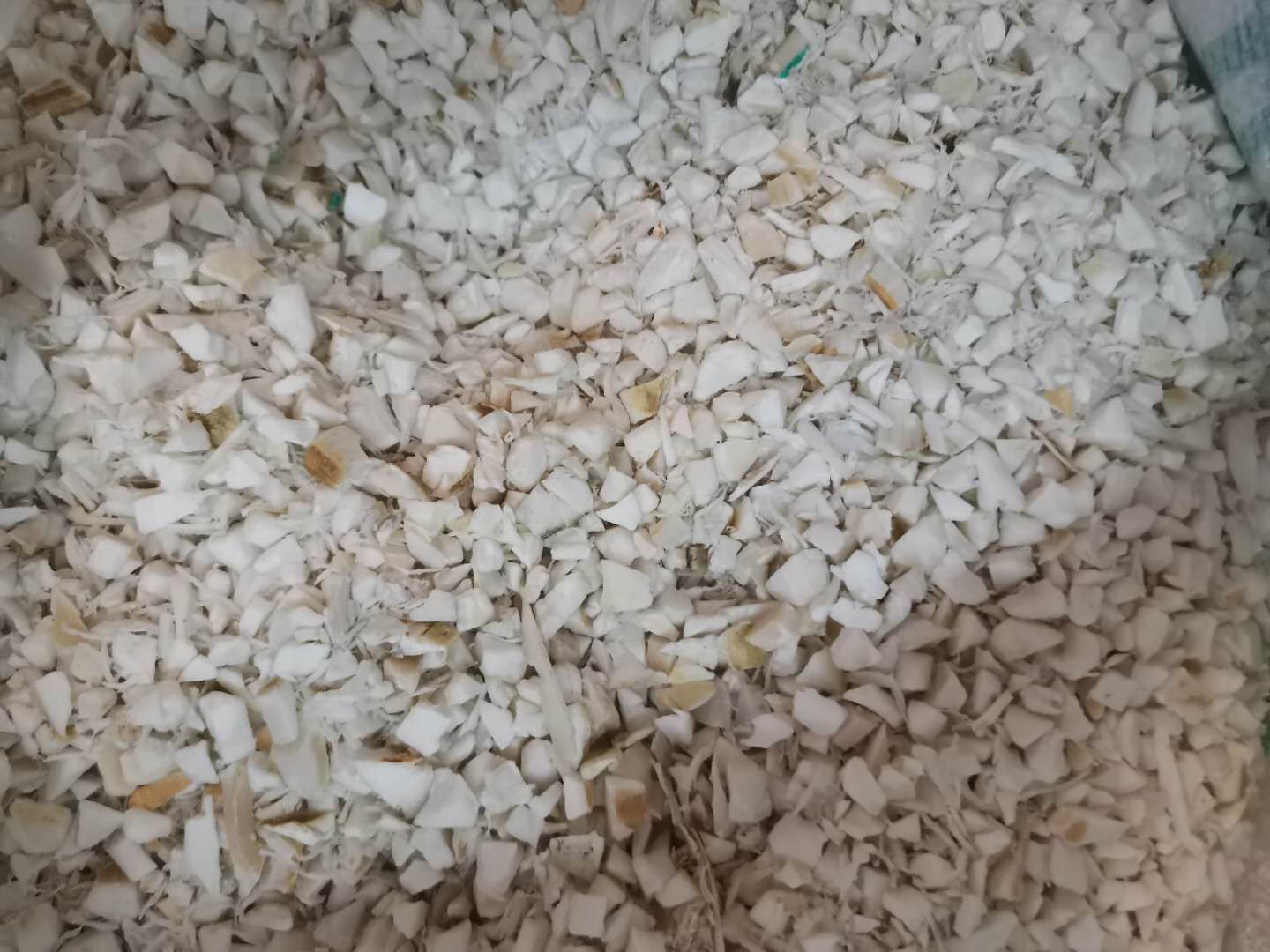 Grade 2 co-acrylic plastic particles