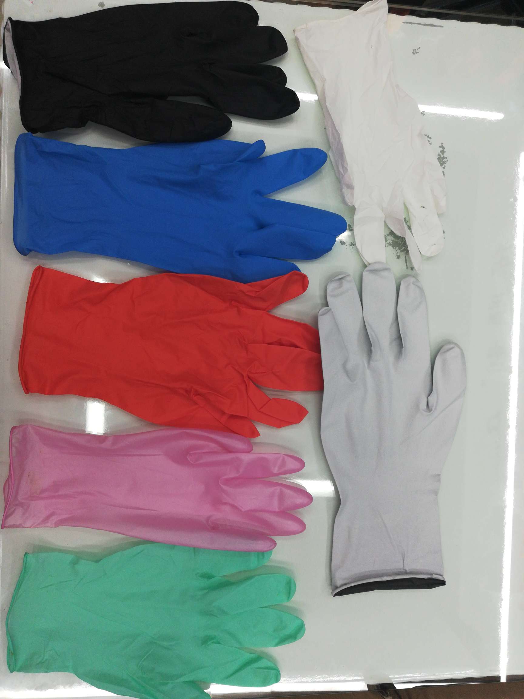 Rubber Gloves Are Sold Directly By Manufacturers