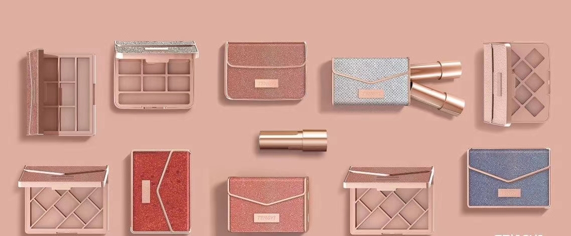 A New Internet Celebrity Sells Lipstick Tube Powder Boxes undefined