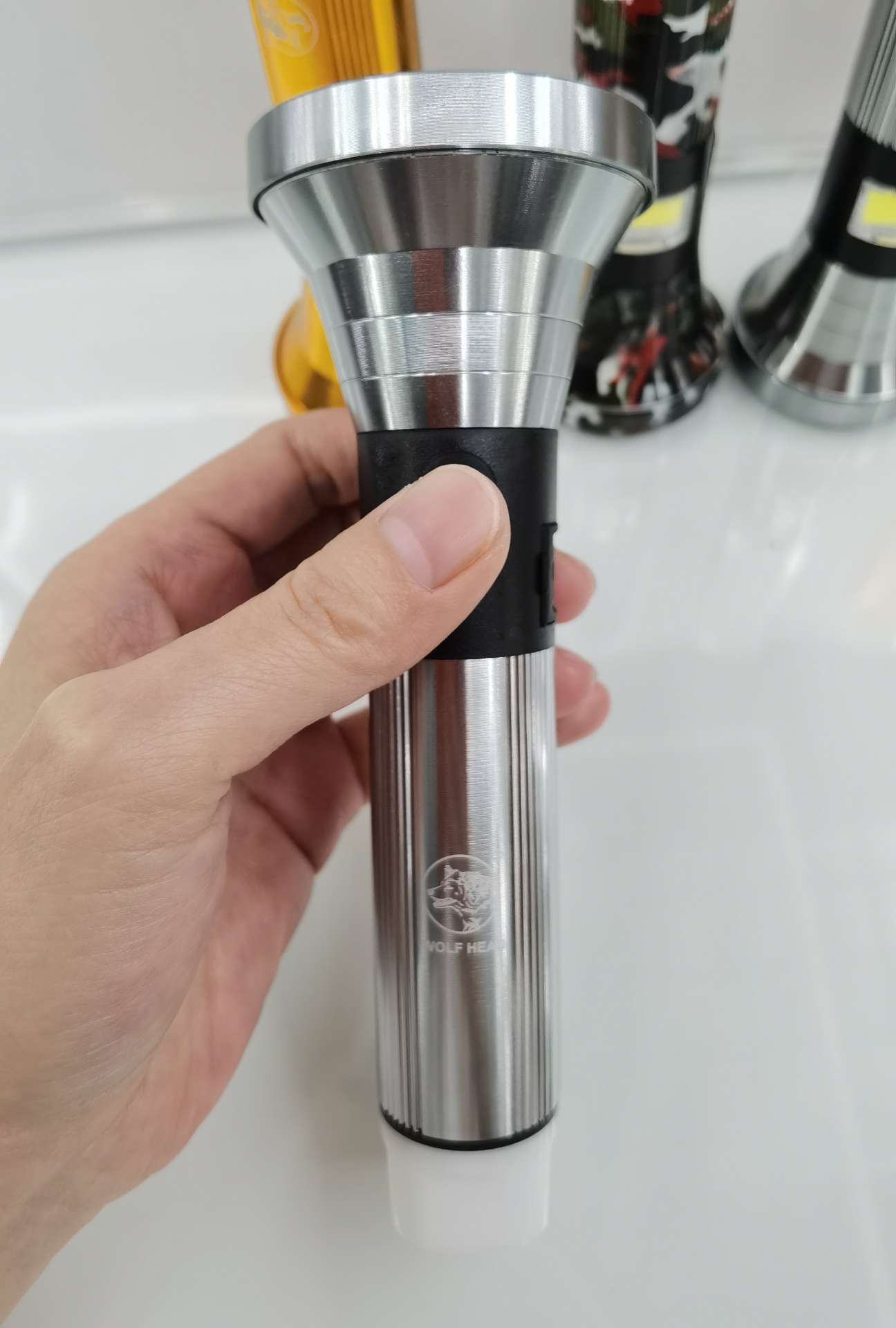 DY-2002 rechargeable flashlight Application Scenario