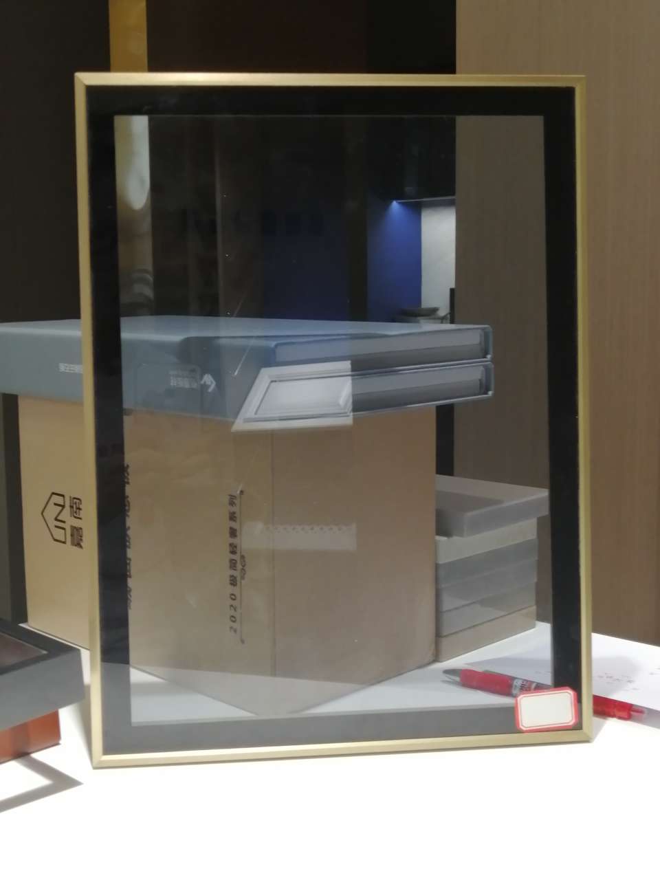 Gehui Board selects custom glass cabinet doors /㎡ titanium gold