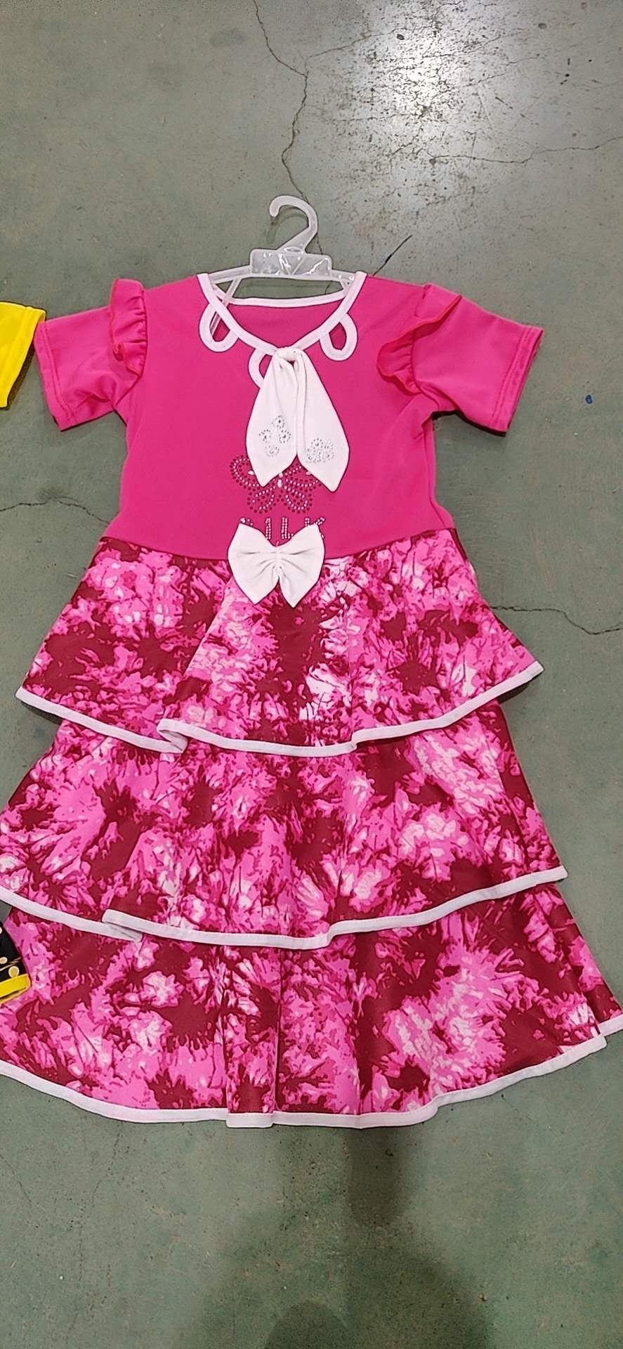 Girl's skirt suit thumbnail