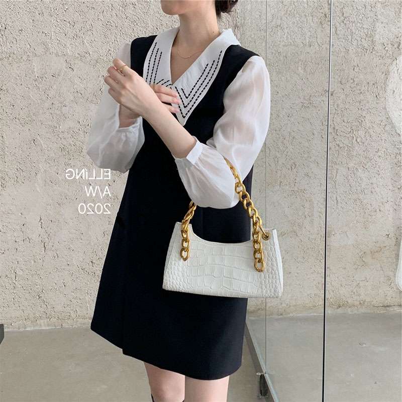 A two-piece Japanese-style gentle dress set for petite individuals that can be both salty and sweet, a new collection for early autumn 2020 details Picture