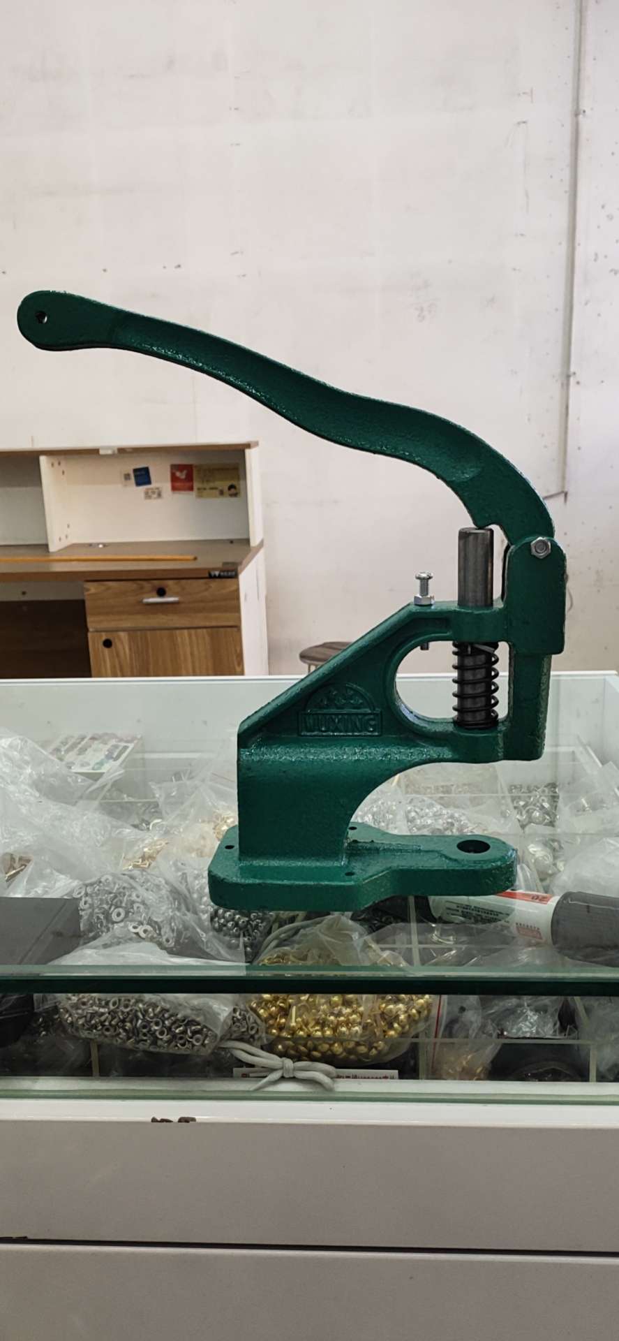 The heart of the shoe buckle comes in various sizes Application Scenario