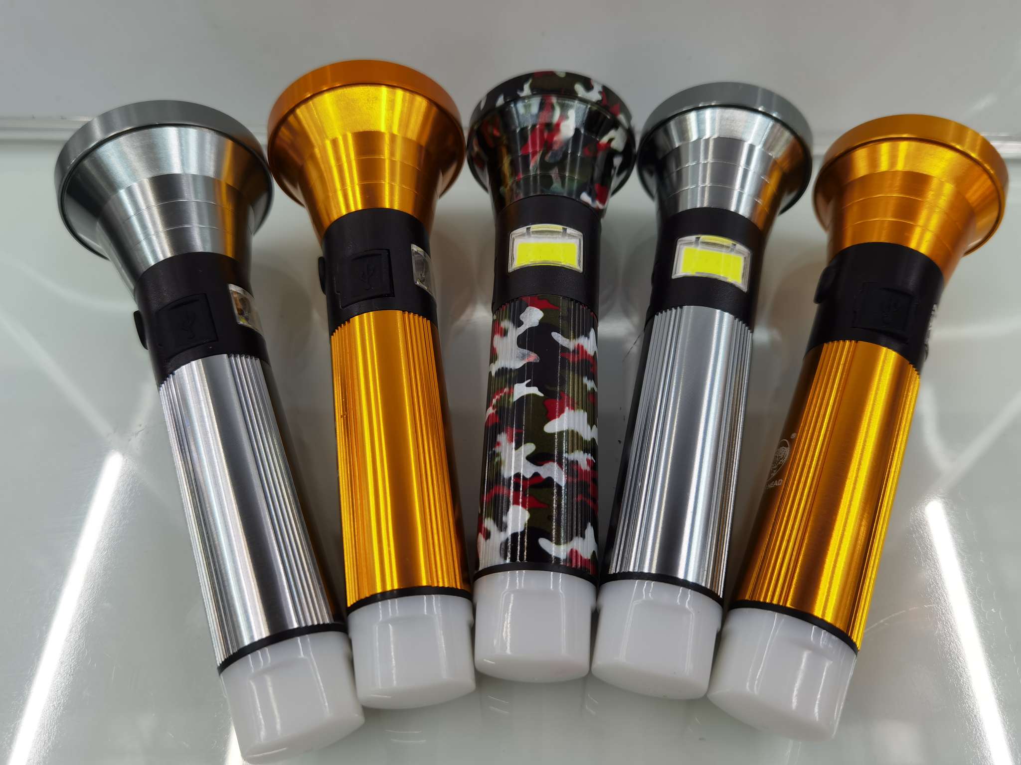 DY-2002 rechargeable flashlight undefined