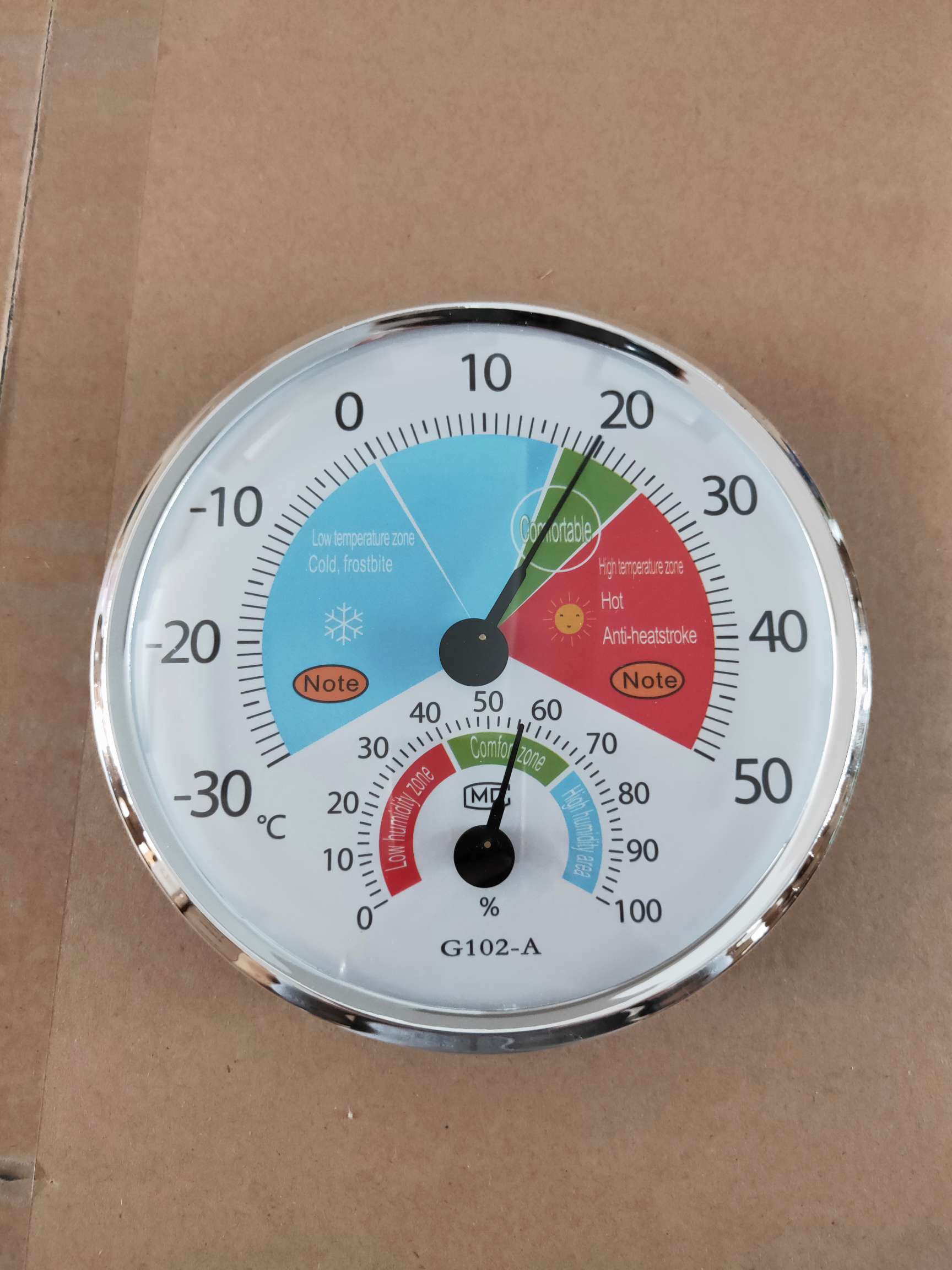 The pointer-type indoor temperature and humidity meter has physical sensing and does not require batteries Item Picture