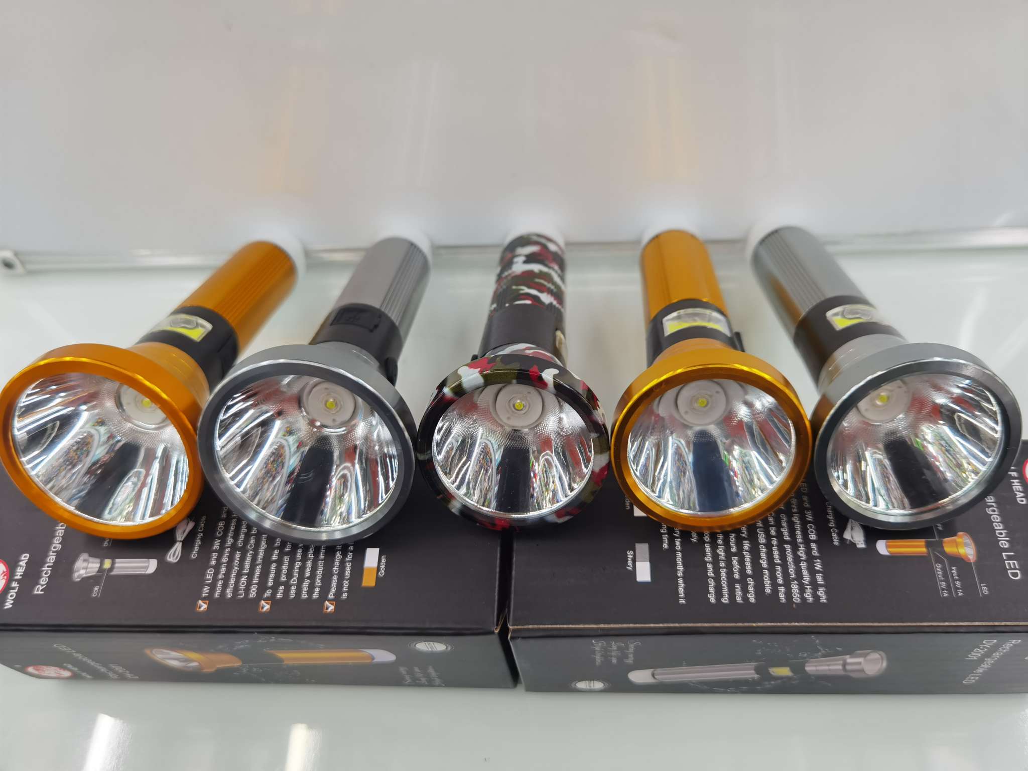 DY-2002 rechargeable flashlight undefined