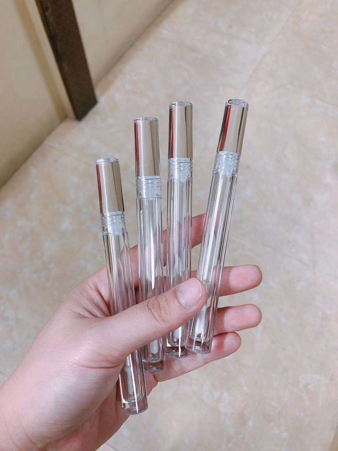The new lip gloss tube and lip glaze are of high quality and elegant, and can be customized with LOGO craftsmanship Specification image