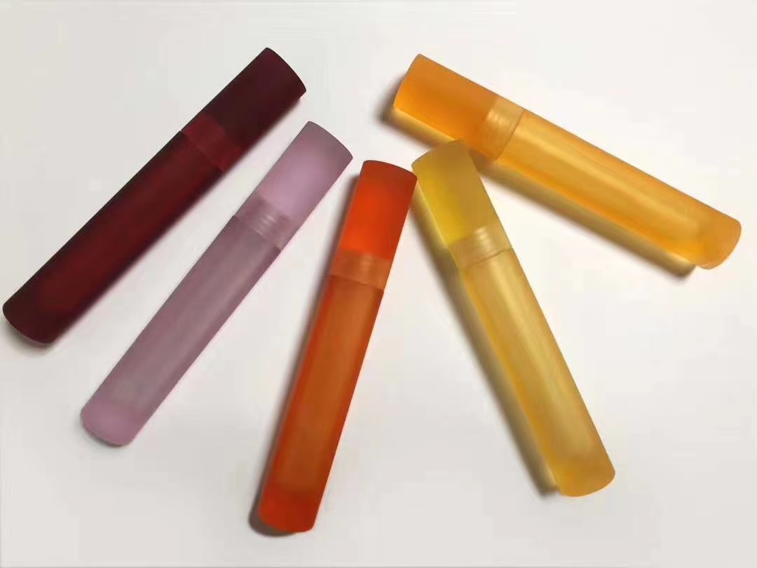 The new lip gloss tube and lip glaze are of high quality and elegant, and can be customized with LOGO craftsmanship undefined