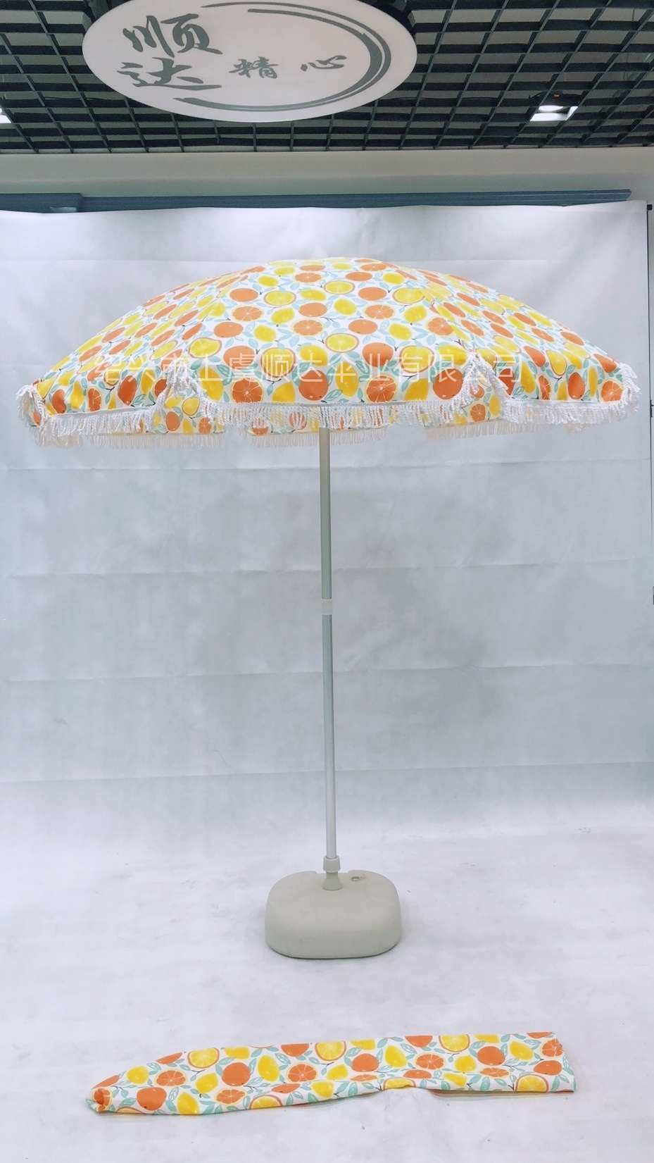 Factory direct sales feature: 100cm outdoor polyester fabric sun umbrella with edge, high appearance level sun umbrella undefined