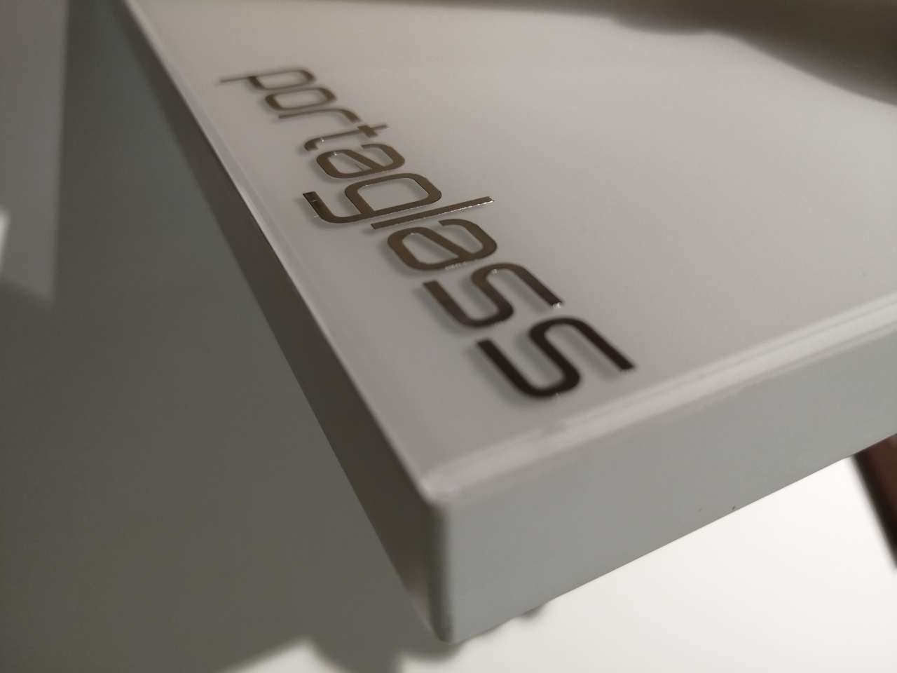 Gehui Board selects carbon gloss board cabinet door boards, which are milky white and customizable details Picture