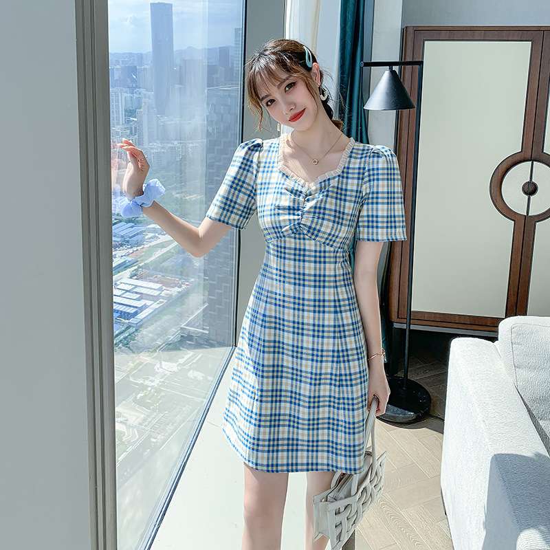 This 2020 new style of women's summer dress exudes a goddess-like charm. It features a French niche, sweet and gentle style with a fresh checkered look details Picture