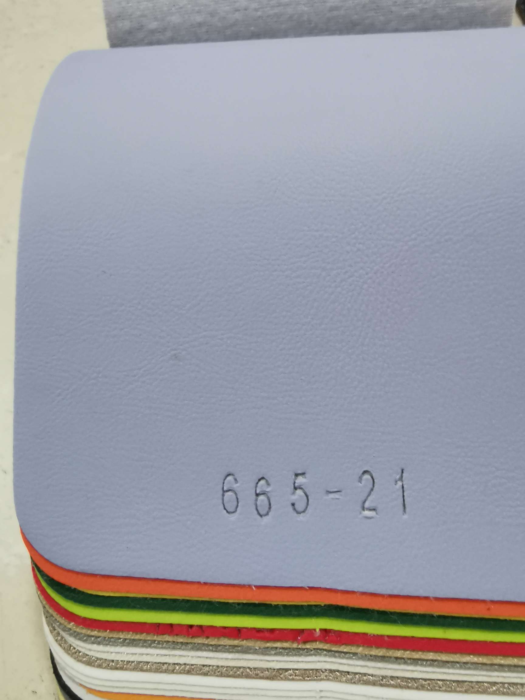 Simulated leather texture, environmentally friendly, flame-retardant, with a variety of colors and clear patterns. Factory direct sales, wholesale and retail Item Picture