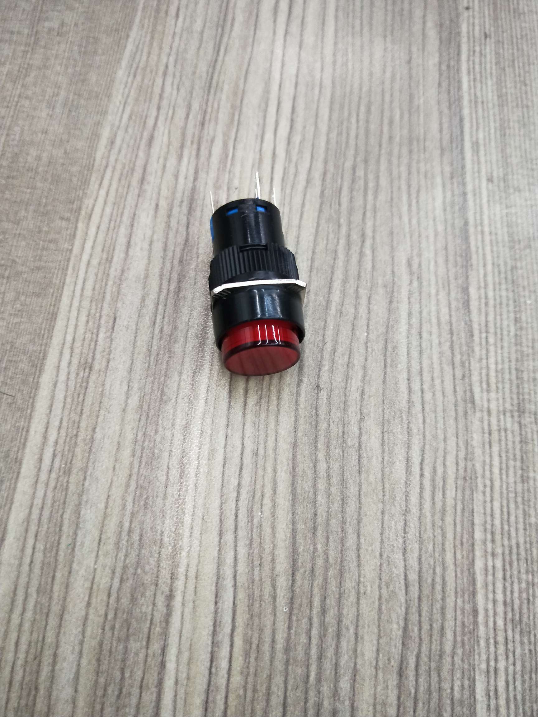 不带锁测试按钮
