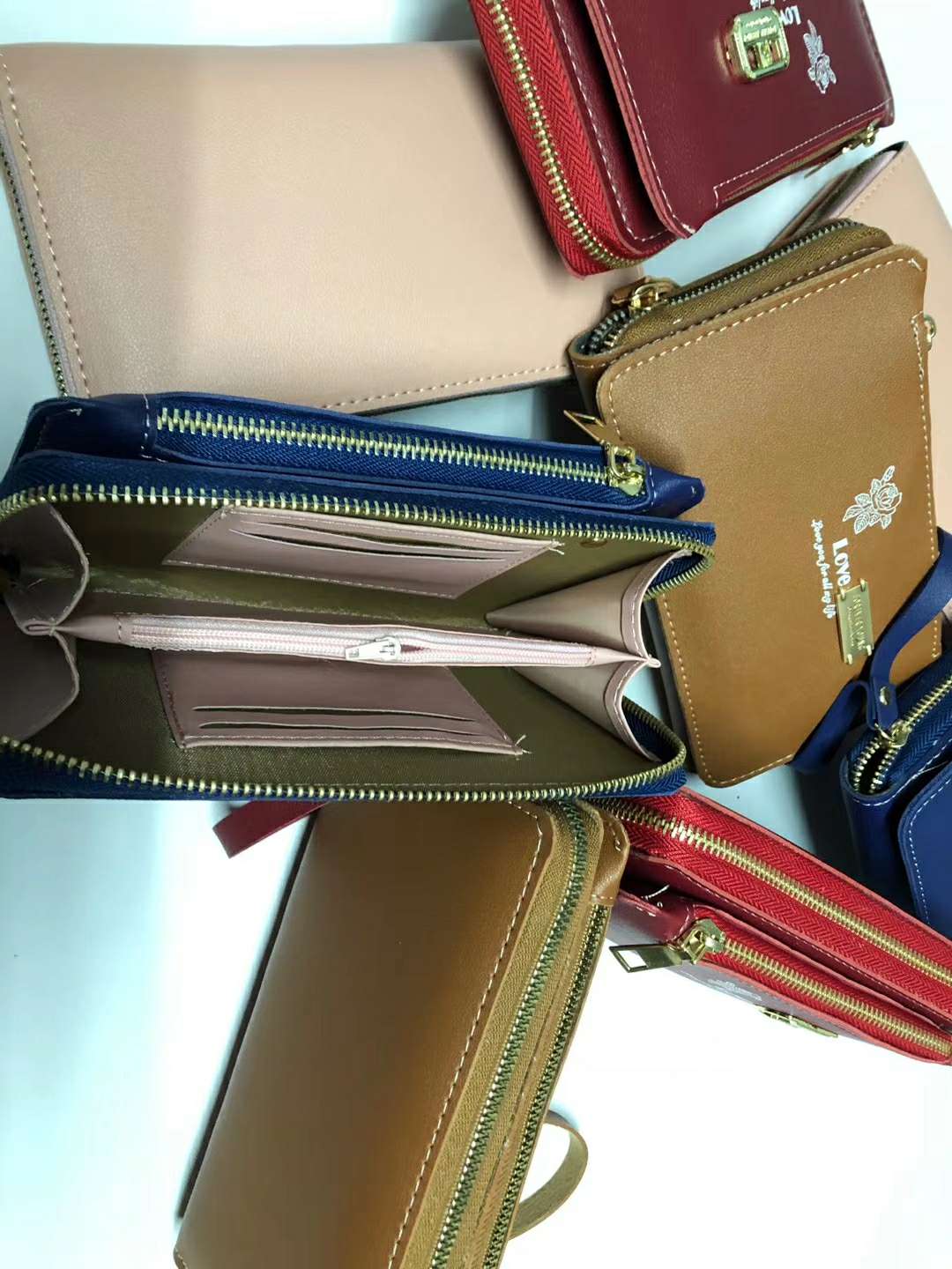 2020新款钱包单拉白底实物图