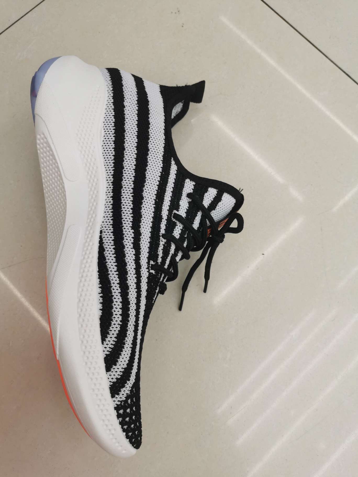 Casual sports men's shoes 2020 Spring New style granular cushioning running shoes Item Picture