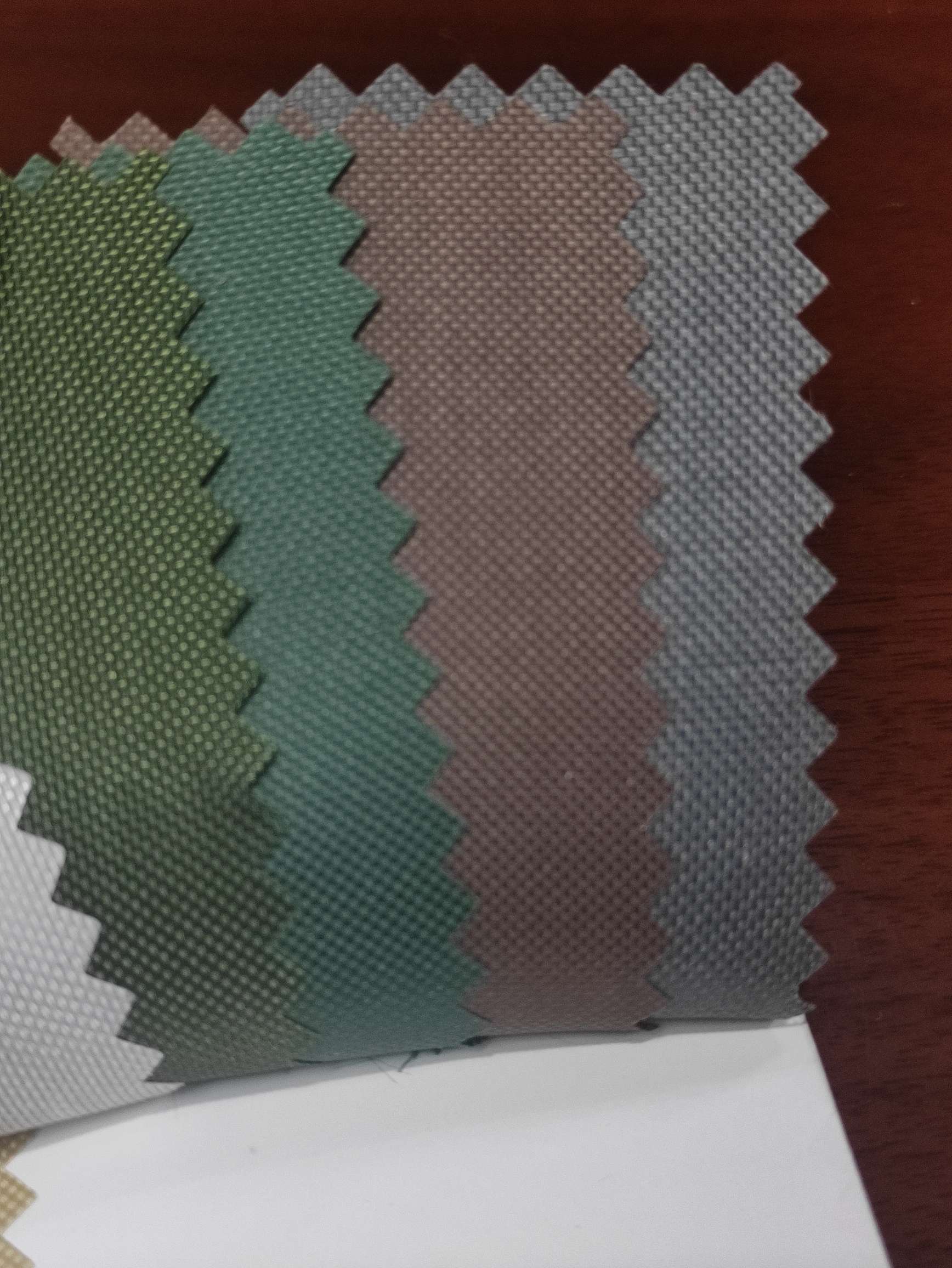 420D coated 21-30, a large quantity of high, medium and low-grade leather fabric in stock, direct sales from the manufacturer, best-selling new styles details Picture