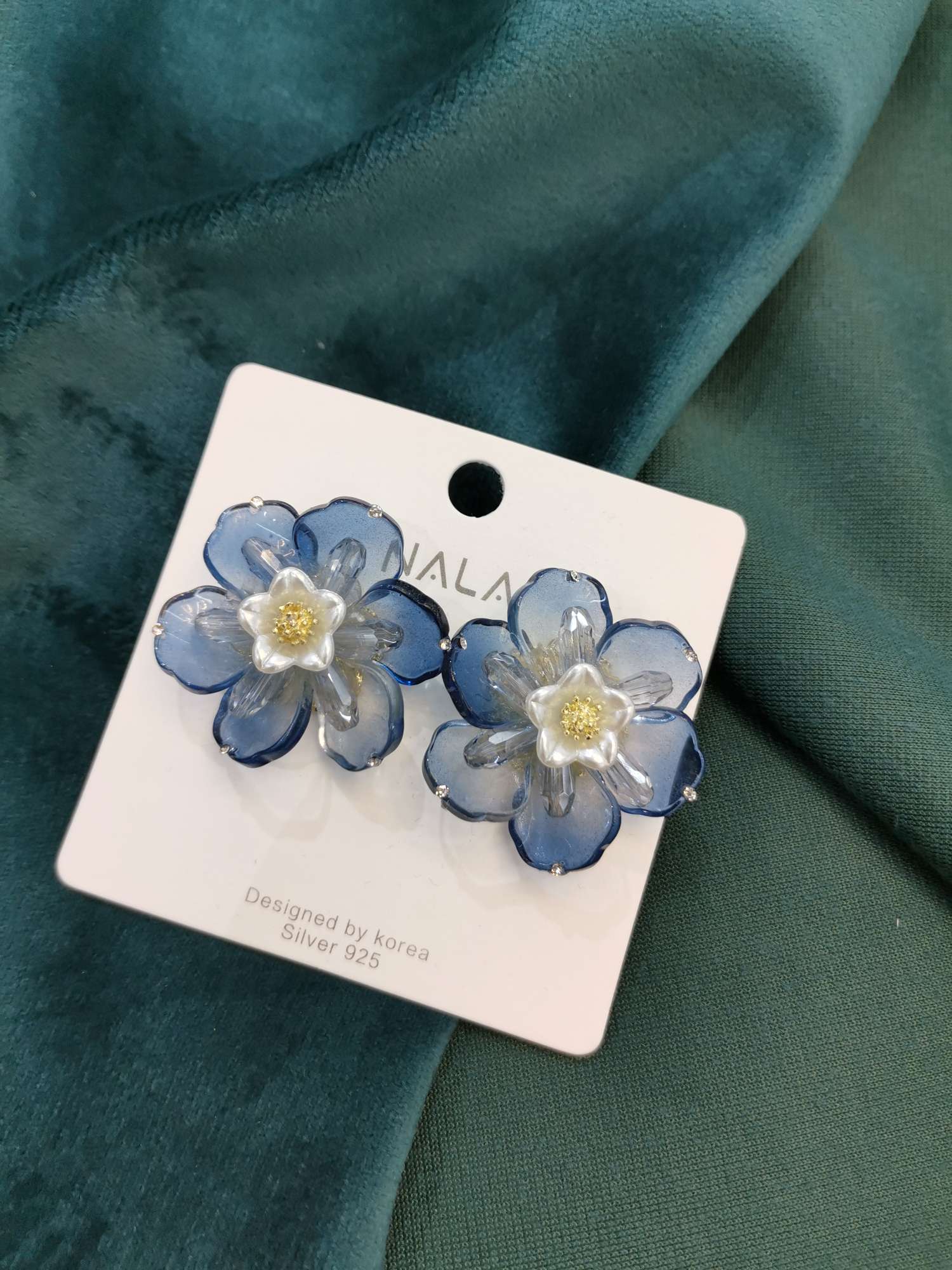 Tapered floral earrings