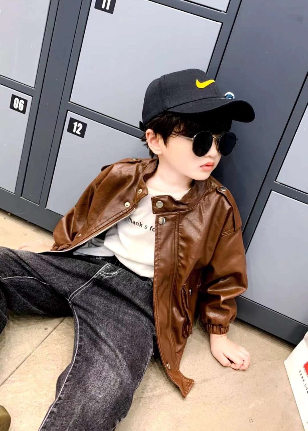 男女皮衣外套白底实物图