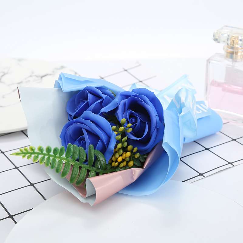 ثلاثة أزهار من أربعة طوابق من الورود من يوم الحب وعيد الأم في عيد الميلاد Item Picture