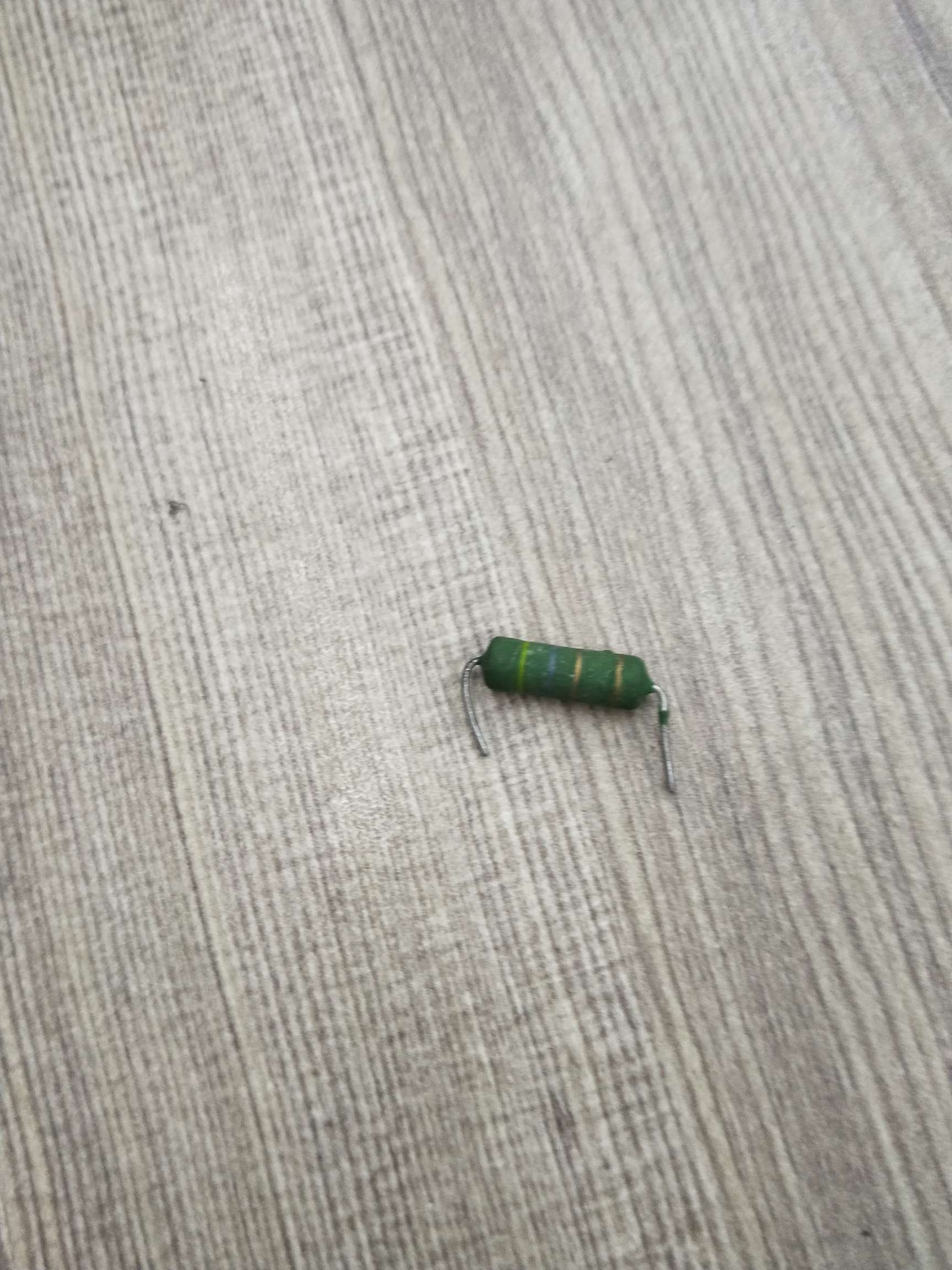 Small capacitor
