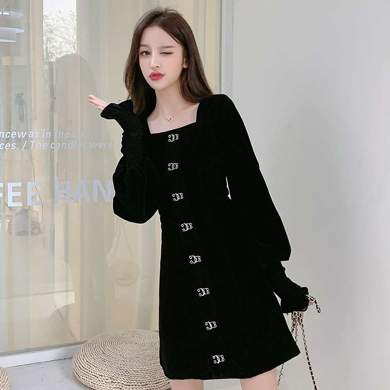 French niche Hepburn style long-sleeved dress 2020 autumn/winter petite retro velvet evening dress little black dress