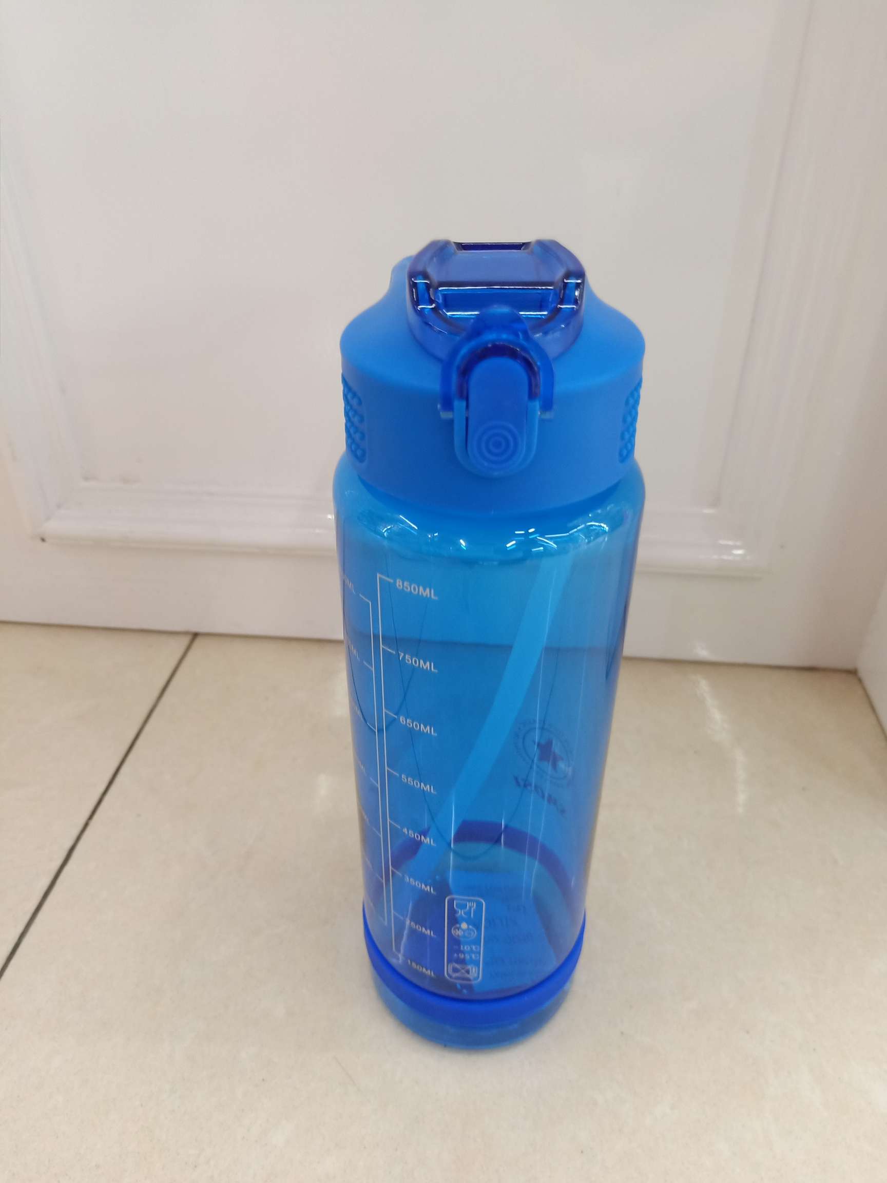 850ml water cup with soft plastic straw thumbnail