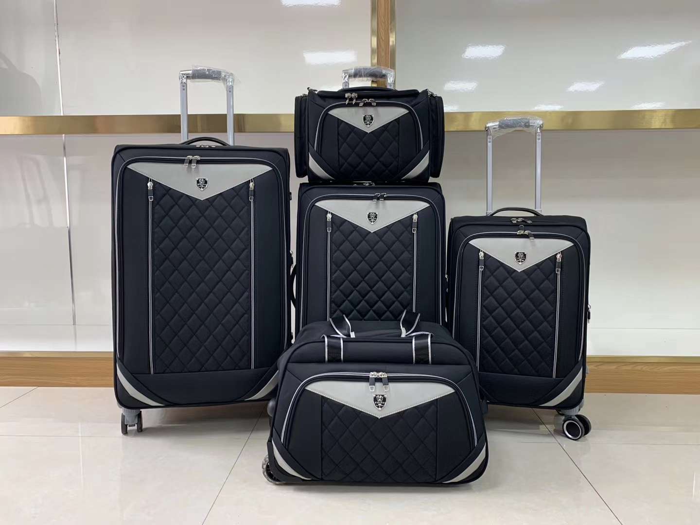 外贸出口EVA拉杆箱 行李箱 旅行箱 订做尺寸白底实物图