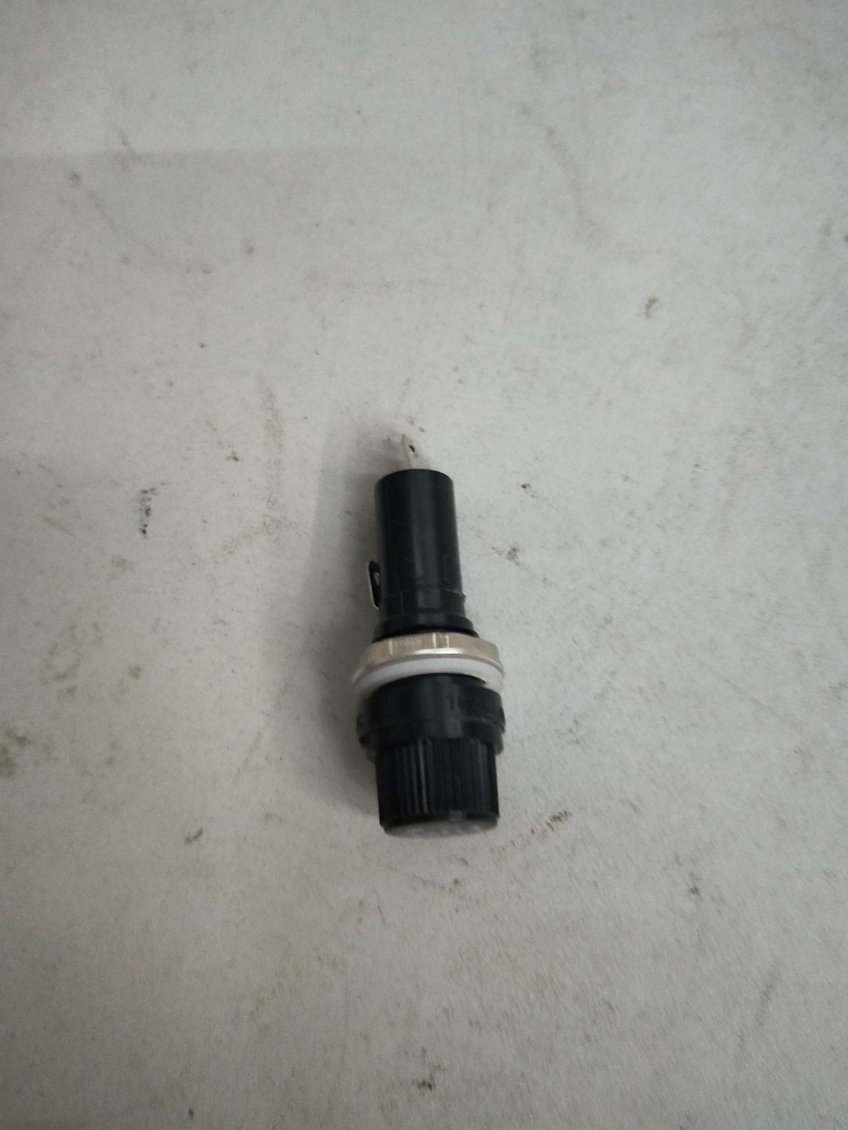 30安保险丝座