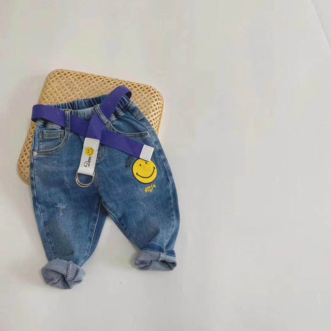 蓝色牛仔裤