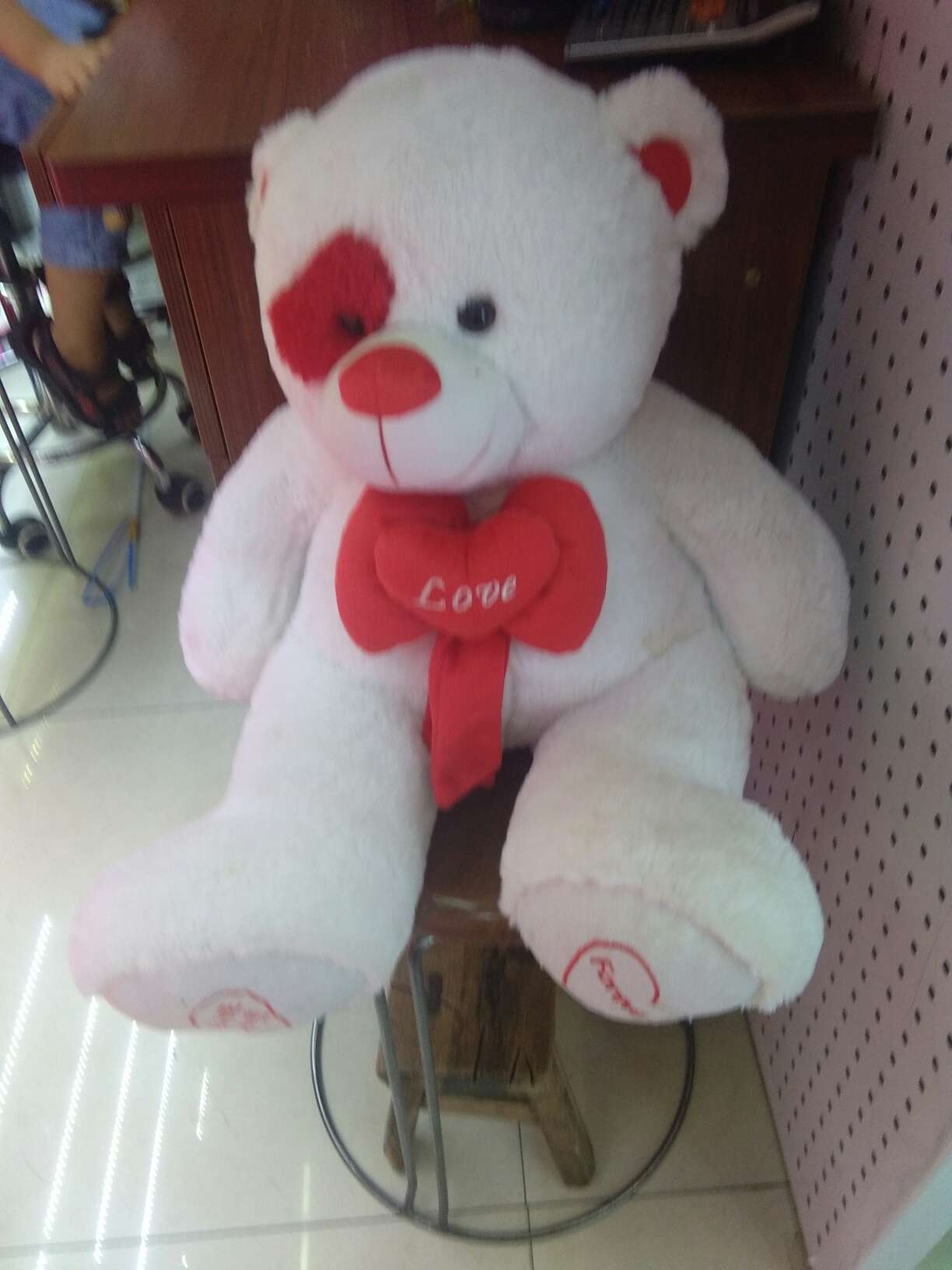 White plush toy gift box, plush toy Valentine's Day gift, cute heart-shaped bear, new style, toy Valentine's Day gift, doll, birthday gift, gift box, toy Valentine's Day gift