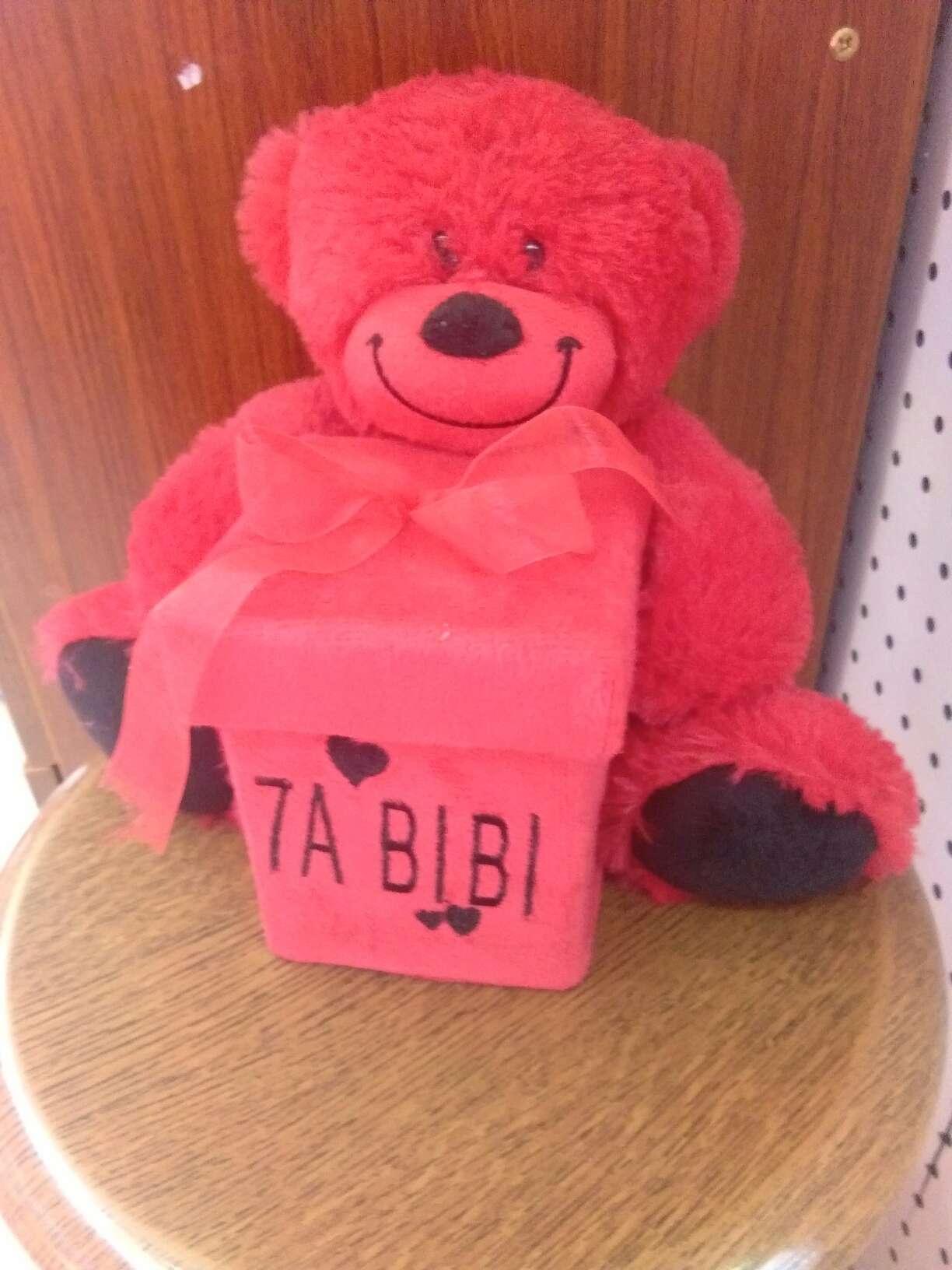 情人节的礼物盒用玩具情人节的礼品盒毛绒玩具情人节的礼物，公仔，娃娃，玩具熊，笨笨熊，礼物盒，小玩偶，生日礼物，情人节的礼