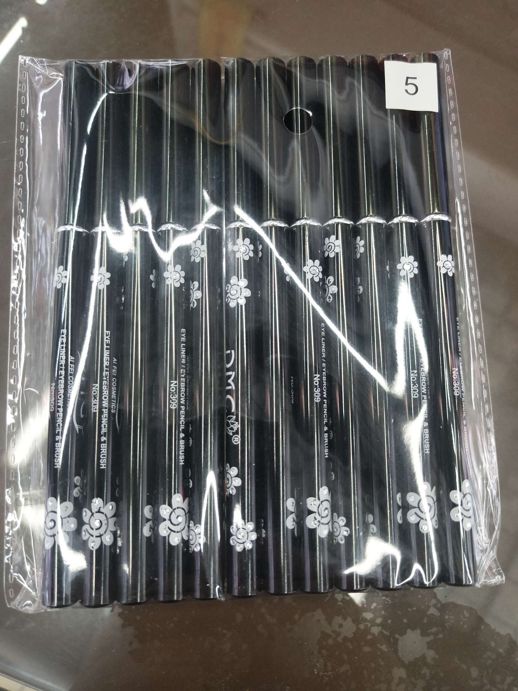 黑色铝管笔