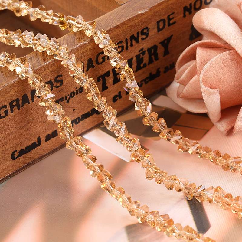 一鑫饰品厂家直销精致时尚水晶玻璃三角珠 璀璨多色水晶链服饰配件批发6MM详情图7