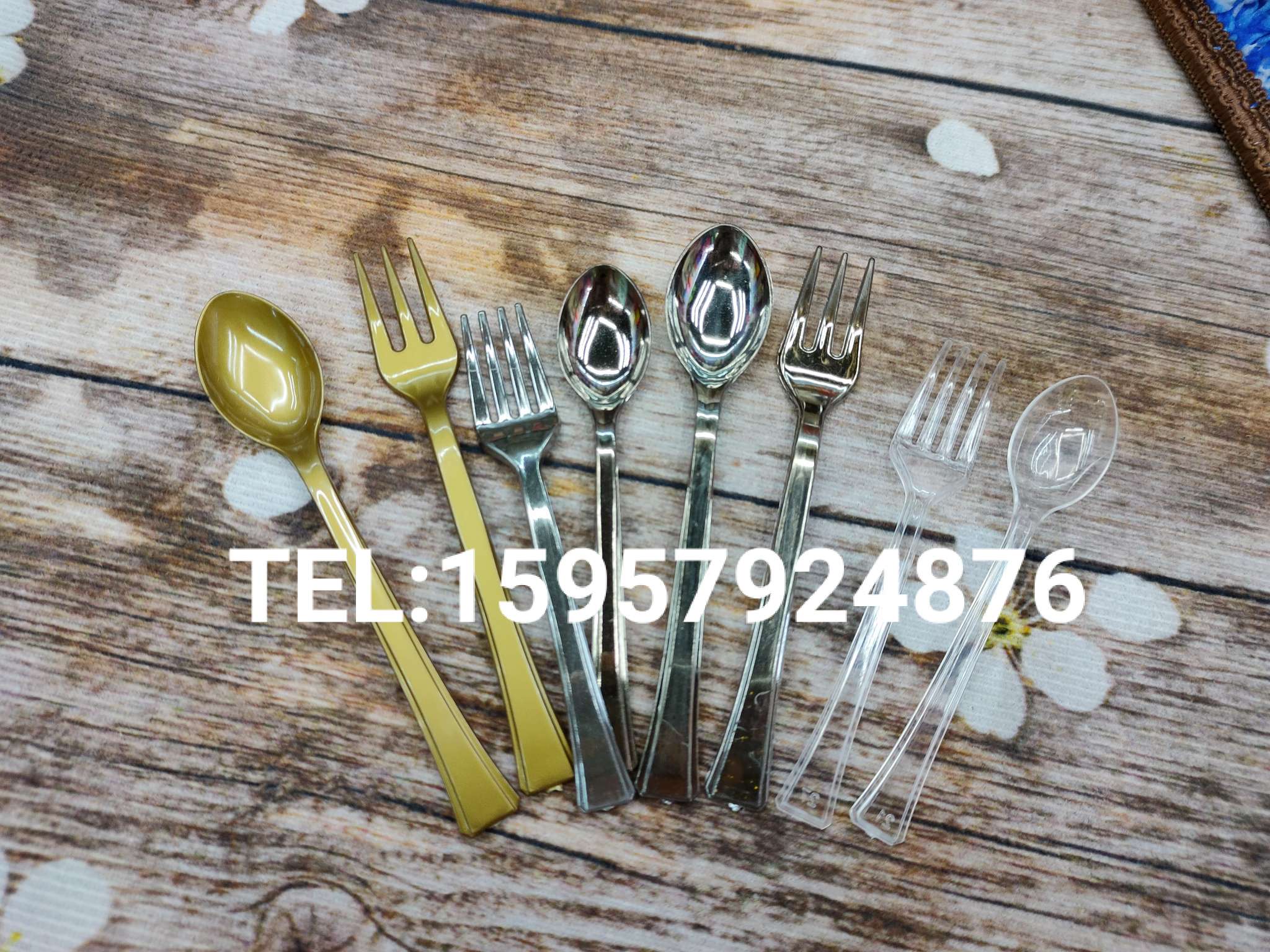 Disposable Electric Gold Plated Silver Cutlery Spoon Party Steakhouse Special 10-19Cm Application Scenario
