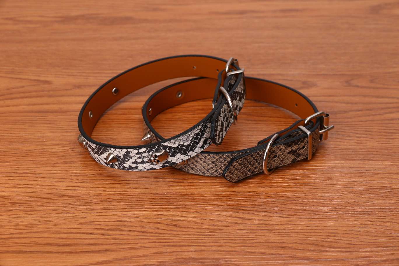 厂家直销PU牛筋配件，蛇皮纹，3水桶钉多色可调节狗狗项圈，颜色艳丽有，黄色，蓝色，黑色，灰色等等详情图8