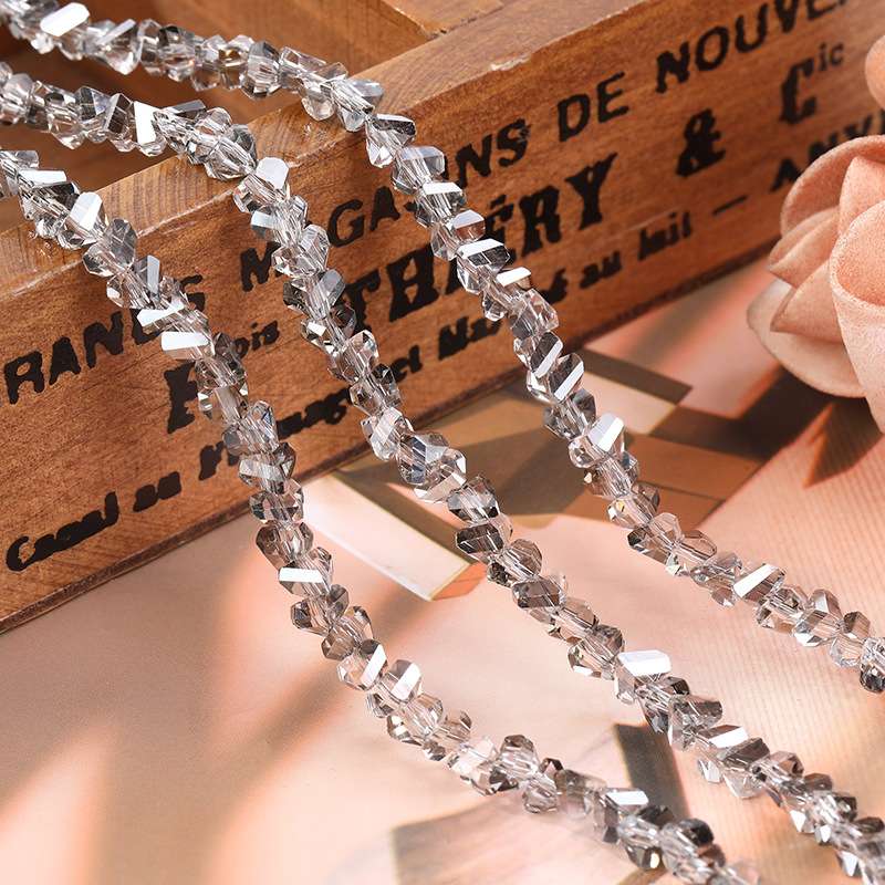 一鑫饰品厂家直销精致时尚水晶玻璃三角珠 璀璨多色水晶链服饰配件批发6MM详情图9