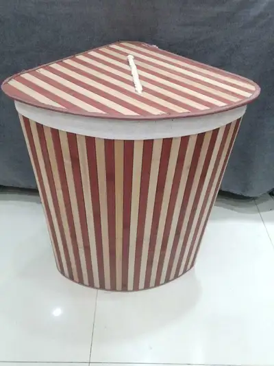 Colorful Triangle Bamboo Storage Bucket (Red + Carbonization)