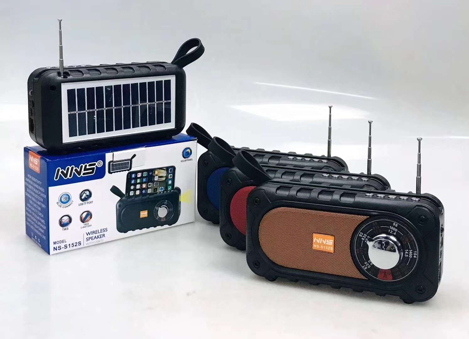 The ∪SB comes with a Bluetooth radio and USB charging undefined