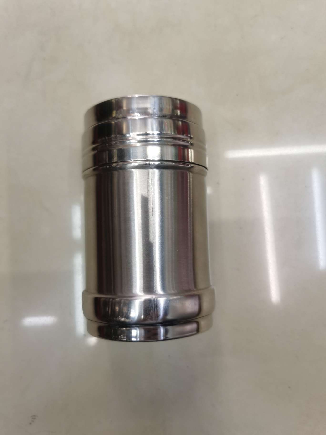 Stainless steel seasoning bottle