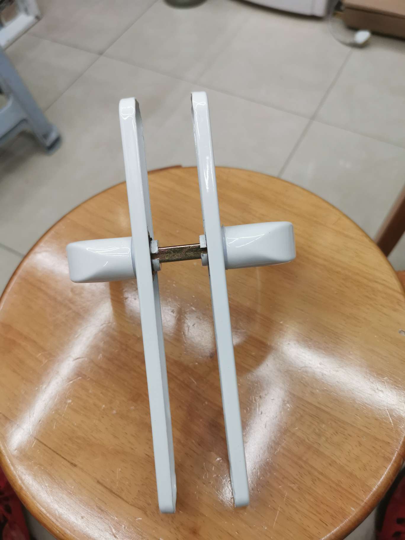 The panel handle is white.