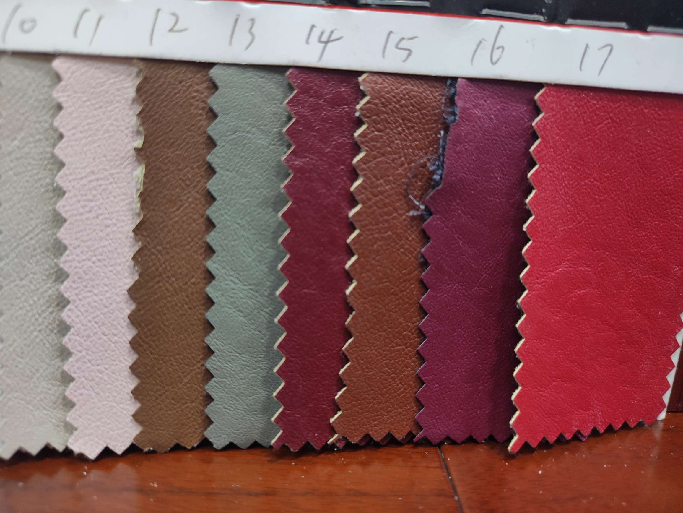 大量现货高中低档皮革面料厂家直销热销新款019