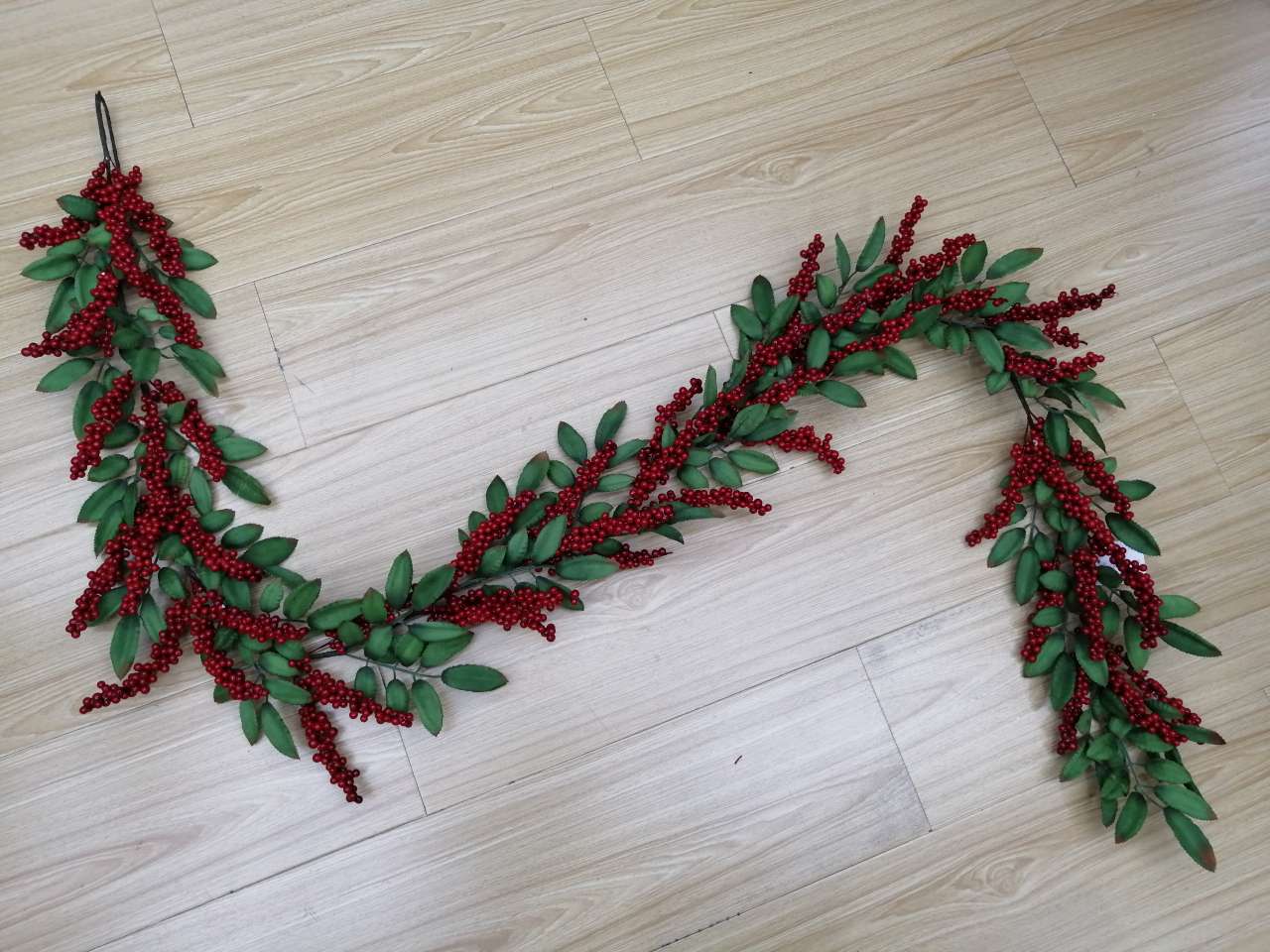 Ice strip Red fruit vine powder single white fruit forked fruit simulation plant 1 Item Picture