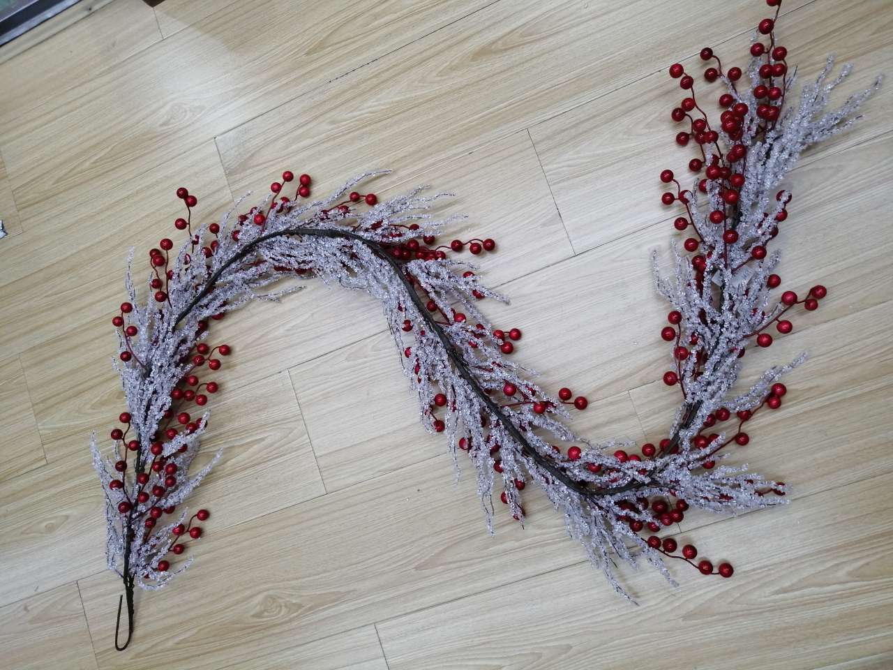 Ice strip Red Fruit vine, single white fruit, forked fruit simulation plant 11 Specification image