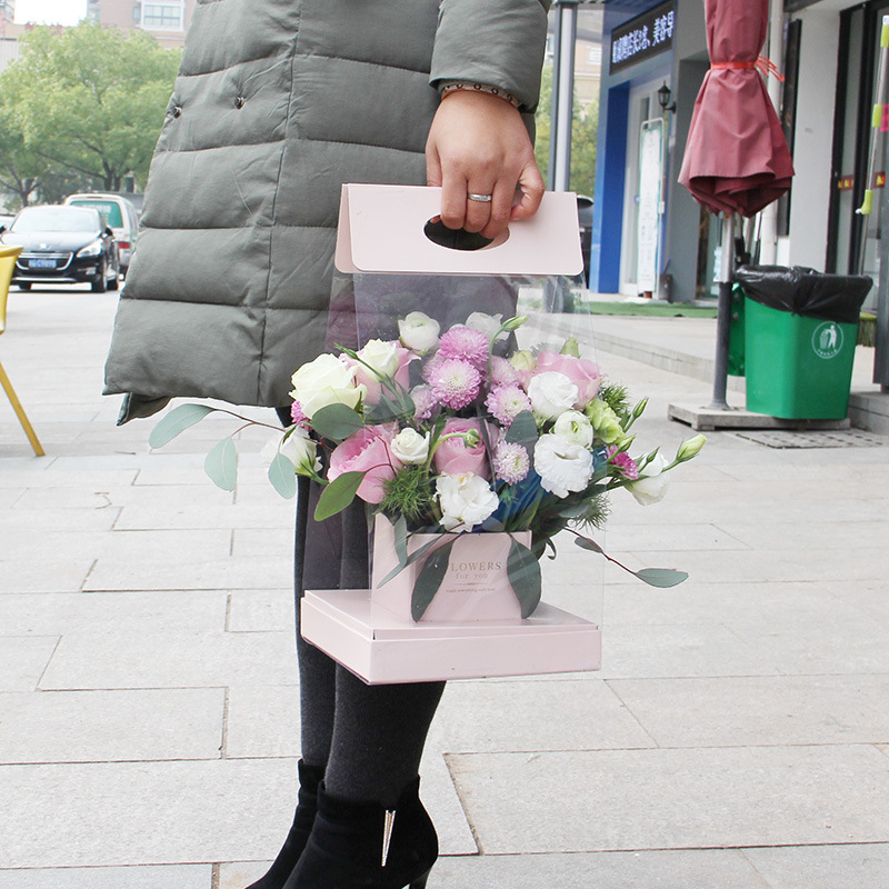 Flower carrying box.